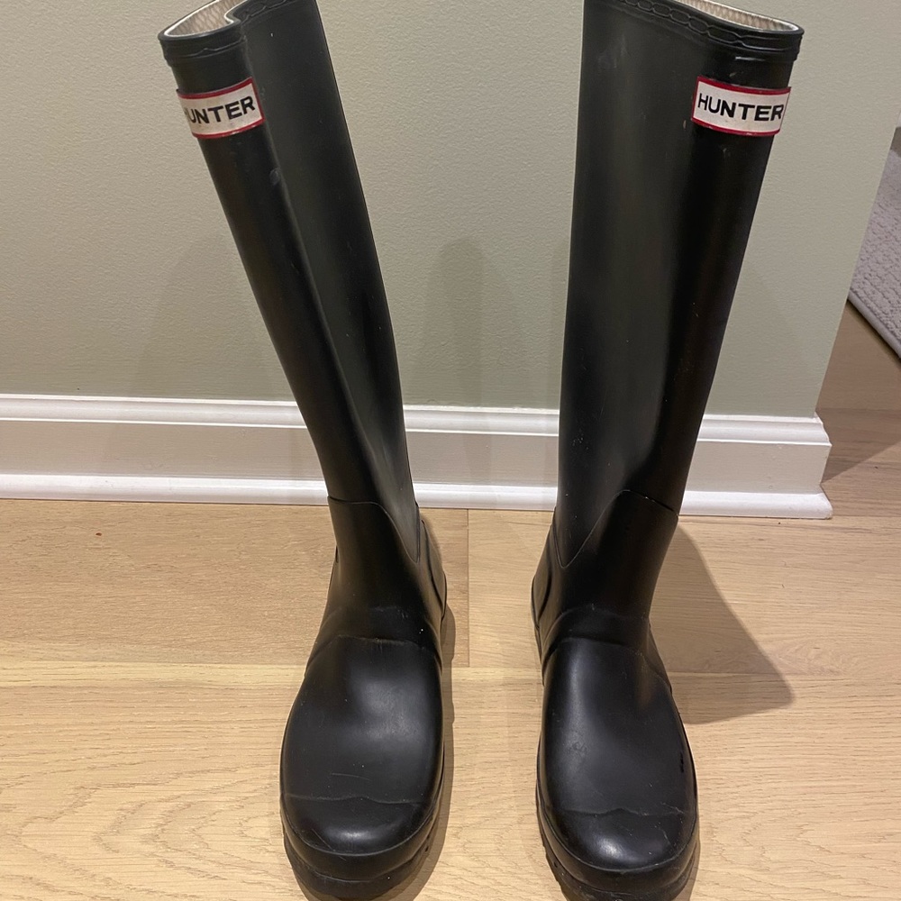 Hunter rain boots - Women’s size 8 - black - pre-owned